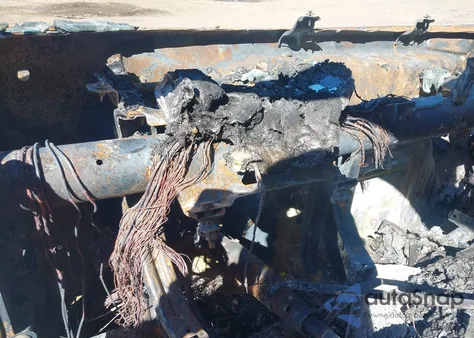 2025 GMC Yukon Xl 4Wd Denali from USA, damaged, VIN 1GKS2JRL8SR103725